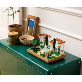 LEGO® Icons 10359 - Градина с фонтан