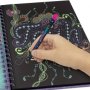 Книжка за оцветяване с черни страници и неонови флумастери