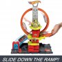 Писта Mattel Hot Wheels City Super Loop Fire Station, с 1 кола